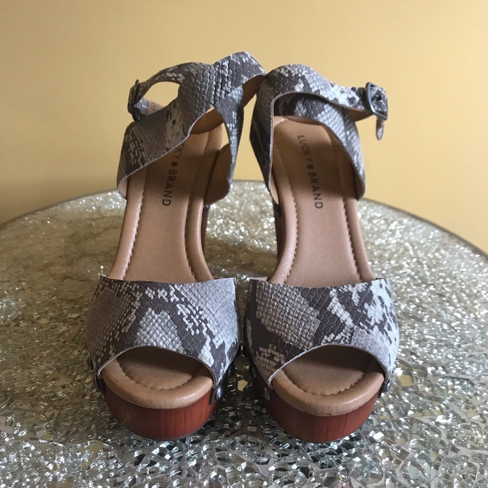 NWT Lucky brand snake skin heels